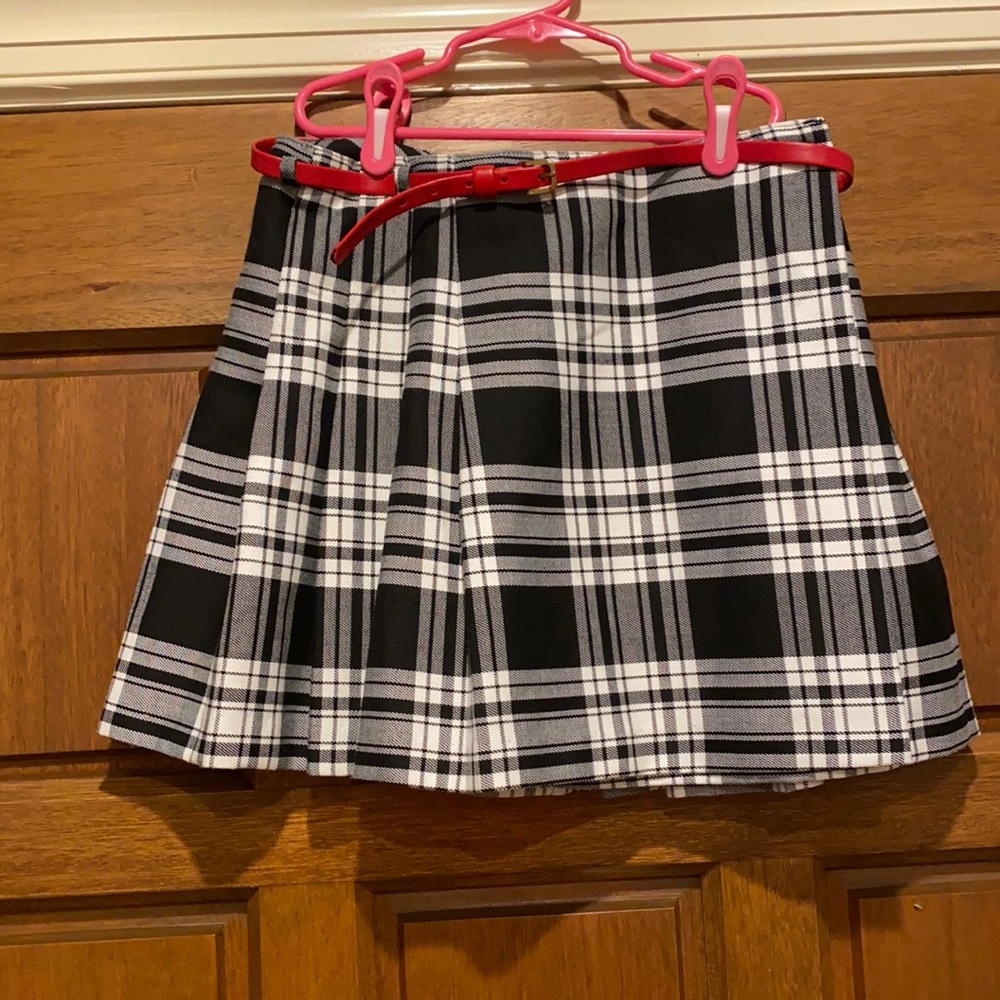 Black and white plaid skirt